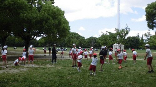 大芝生での合同遊び