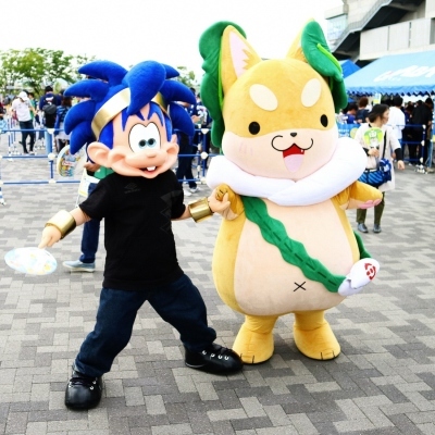 ガンバボーイともり吉のツーショット写真