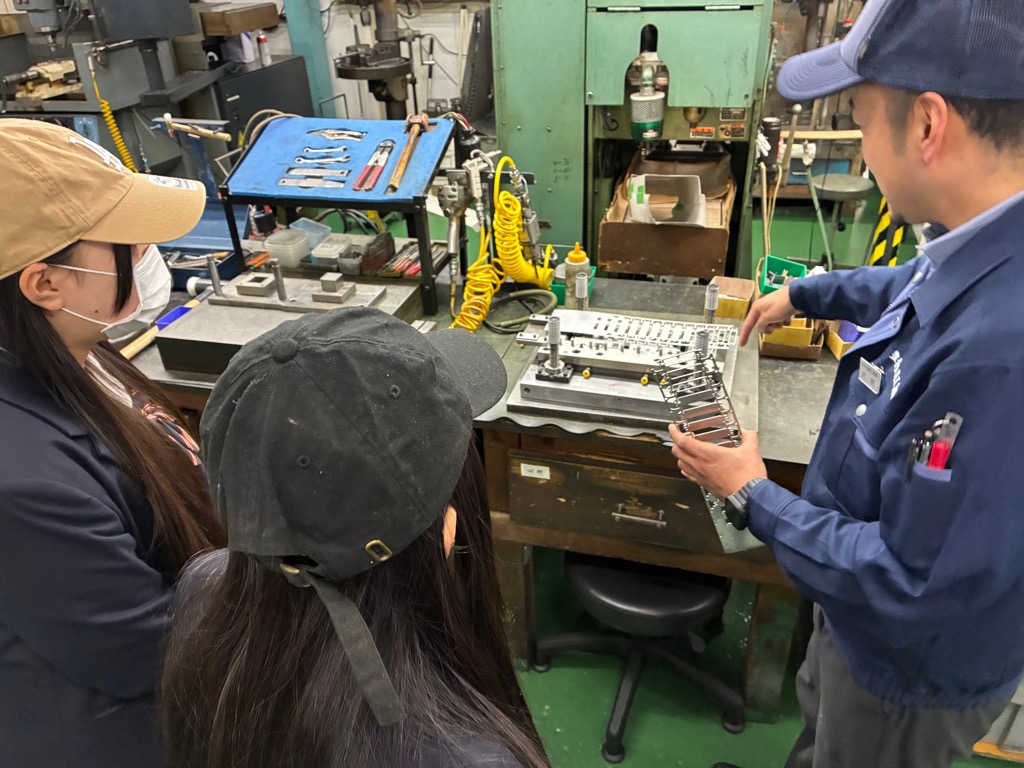 職場見学（豊栄金属工業）