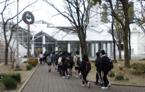 ピースおおさか入場