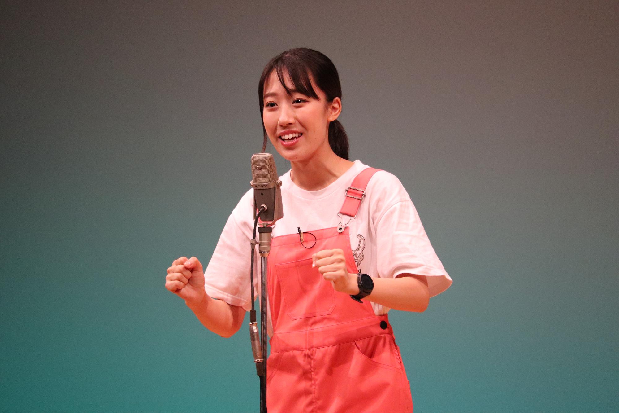 ネタをするくわがた心さんの写真