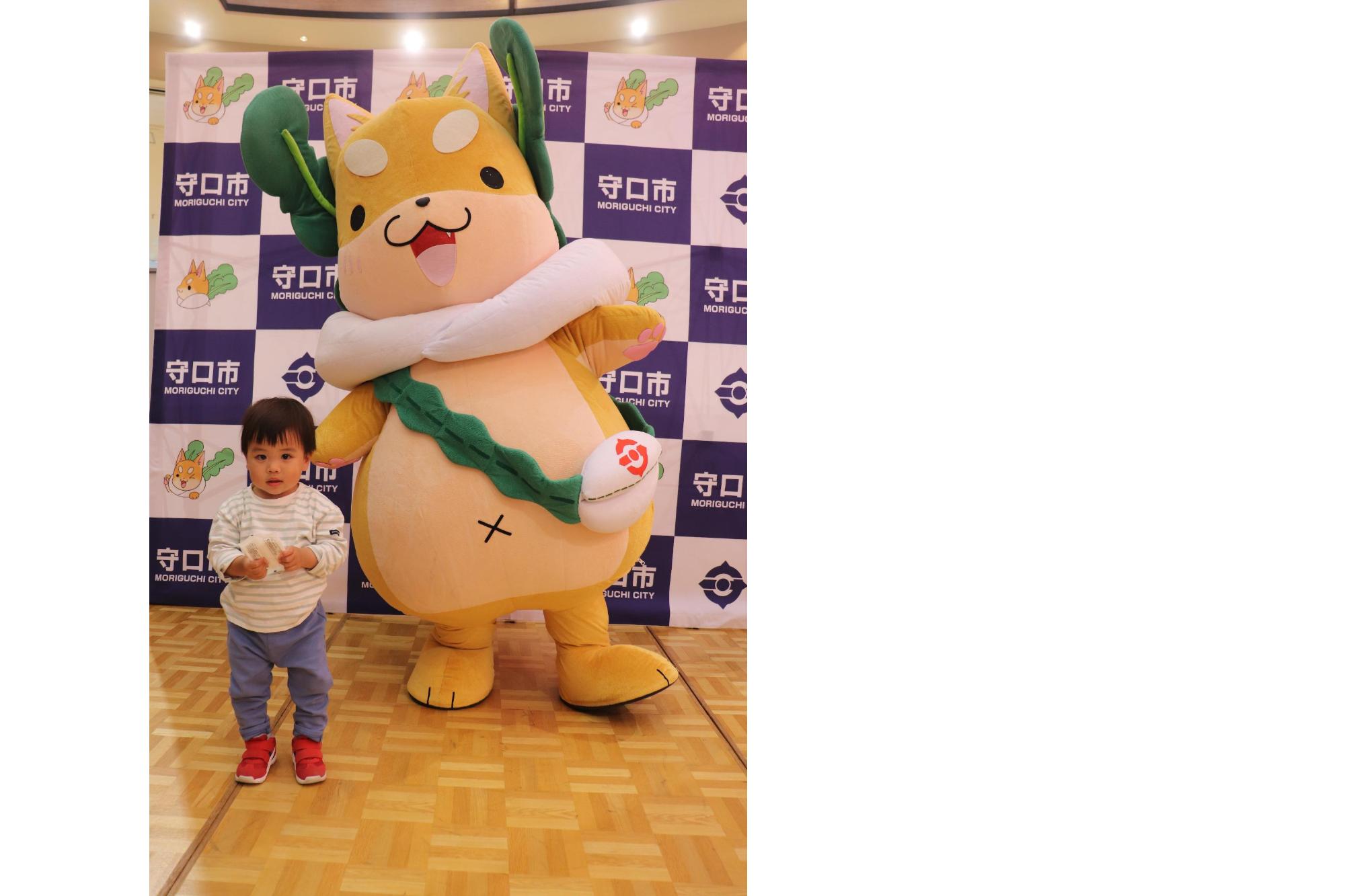 もり吉とお友達と記念写真1